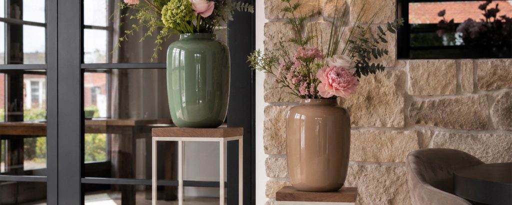 Vase The World